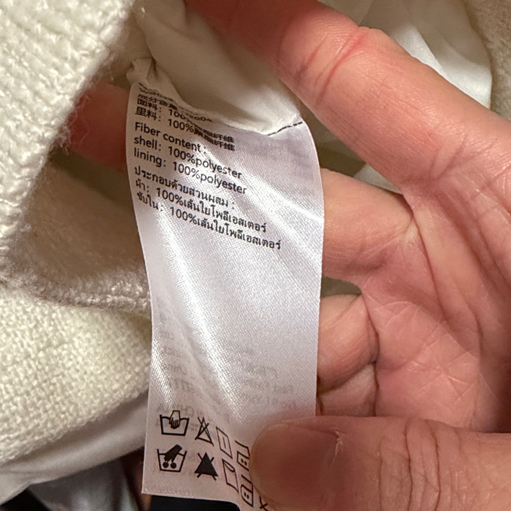 Little white jacket with gold buttons - Picture 7 of 11